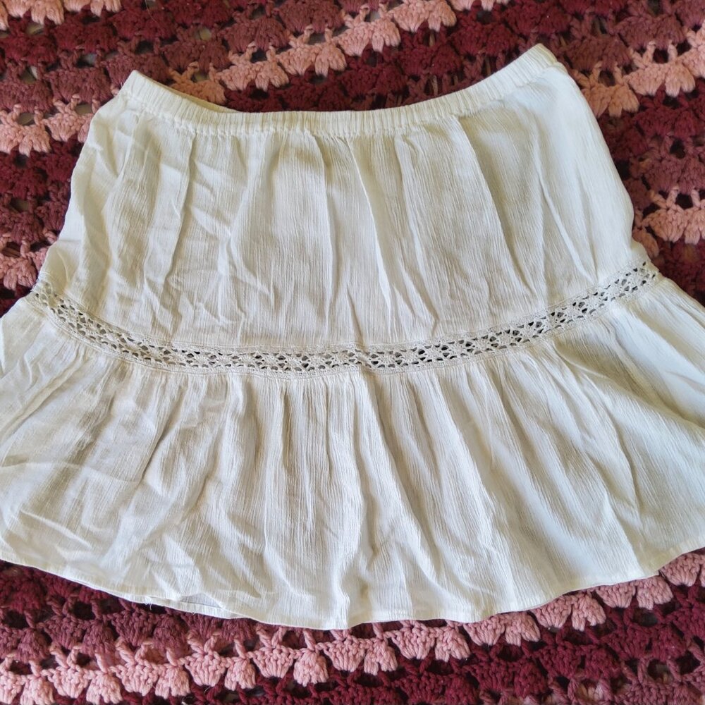 White Cotton Tiered Mini Skirt Crochet Lace Trim Ruffle Boho Cottagecore - Picture 2 of 11